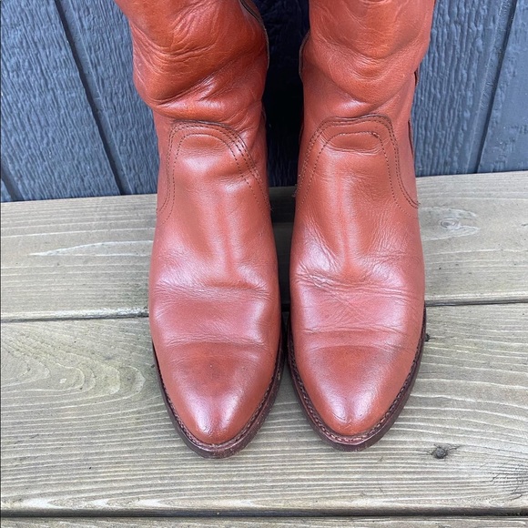 Beautiful pair of Frye boots size 8 - Picture 6 of 7
